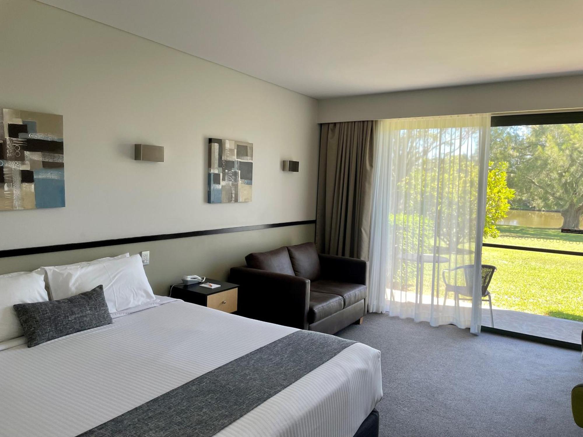 Macquarie 4 Star Motel Warners Bay Exterior photo